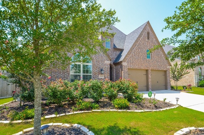 Building Photo - 3711 Lake Falls Dr