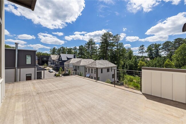 Building Photo - 10900 Serenbe Ln