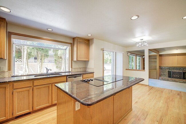 Building Photo - 4bd/2.5ba Sammamish House