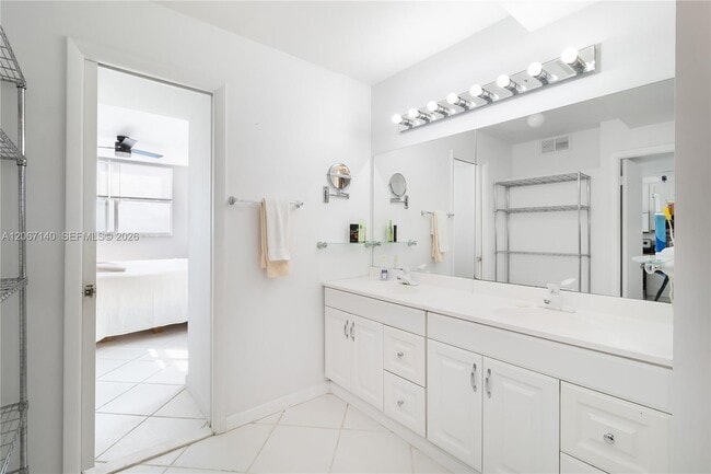 Building Photo - 401 Ocean Dr