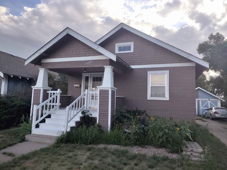 Primary Photo - 1831 6th Ave