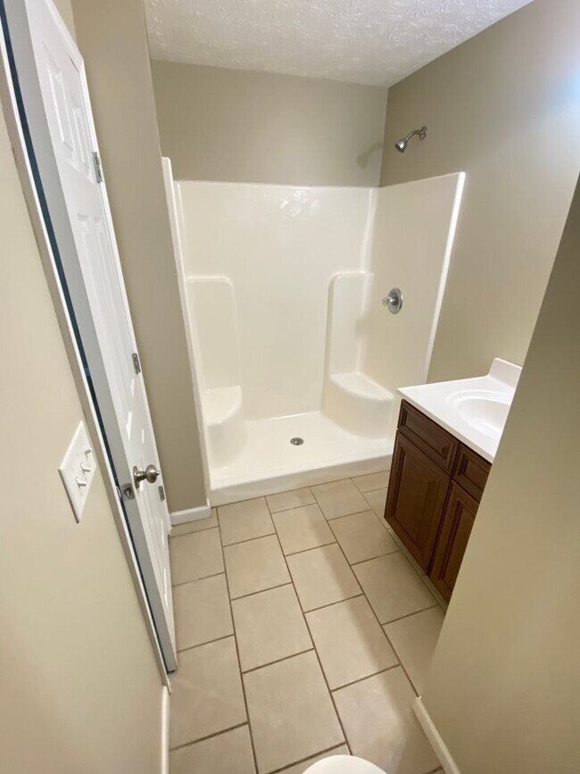 Building Photo - 3 bedroom 2 bath Single Family home in Dan...