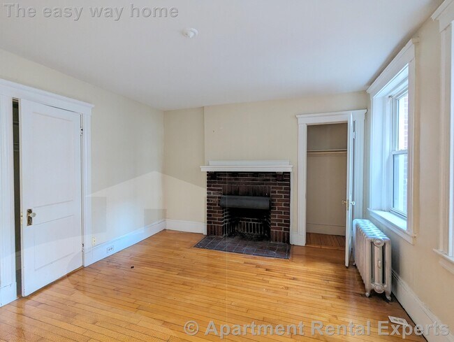 Building Photo - 6 Craigie Cir