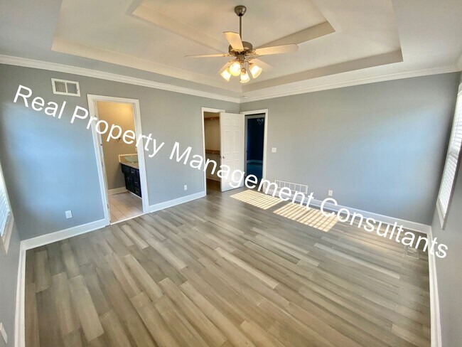 Building Photo - 3 Bedroom in Lees Summit School District