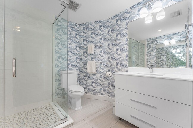 Building Photo - 811 Palm Trail