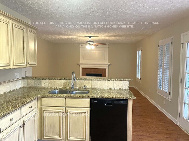 Building Photo - 9008 Mallory Ln