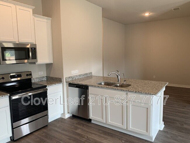 Building Photo - 708 Stonemanor Bay