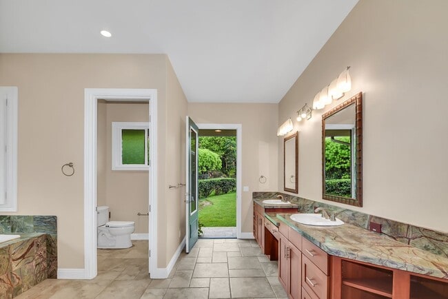 Building Photo - Ohai Estates 4 Bed 4.5 Bathroom Home Avail...