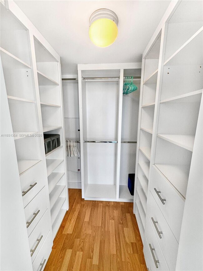 Building Photo - 185 SW 7th St