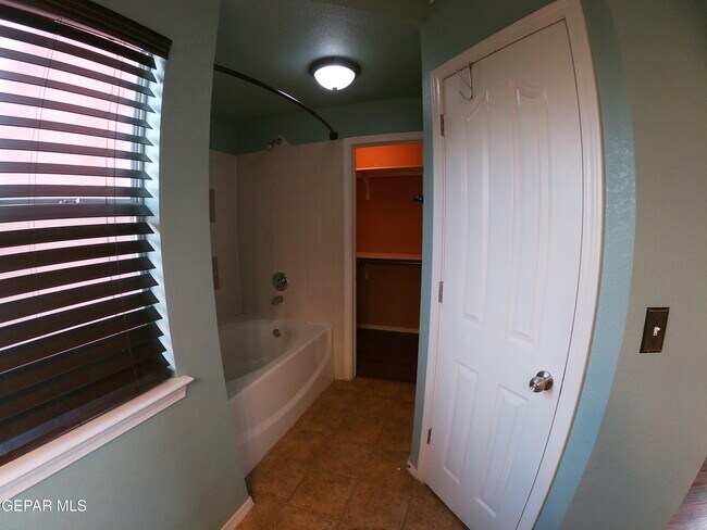 Building Photo - 14201 Pacific Point Dr