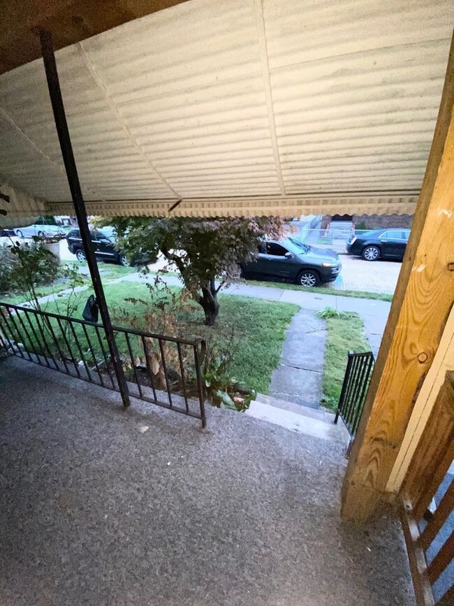 Building Photo - Great 2 Bedroom, 1 Bathroom in McKees Rock...