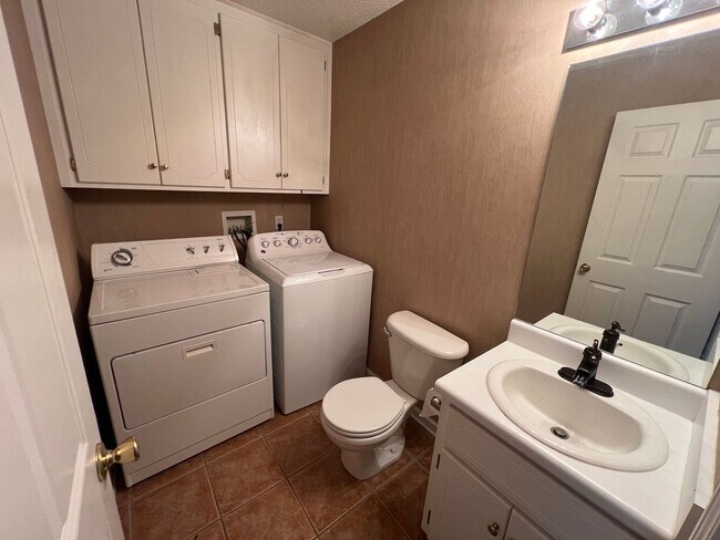 Building Photo - 161 S Spring View Dr