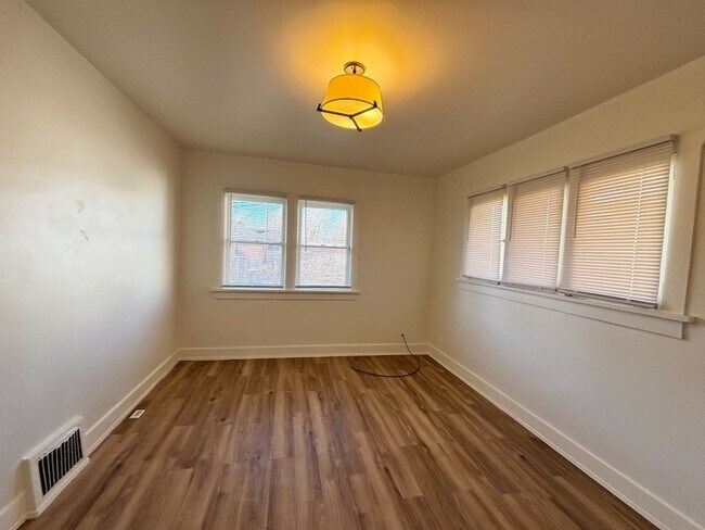 Building Photo - 361-361 Williams Ave S