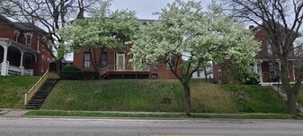 Building Photo - 207 W 3rd St