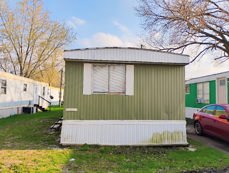 Primary Photo - 40 Mahoning Ave