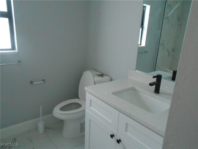 Building Photo - 636 Eisenhower Blvd