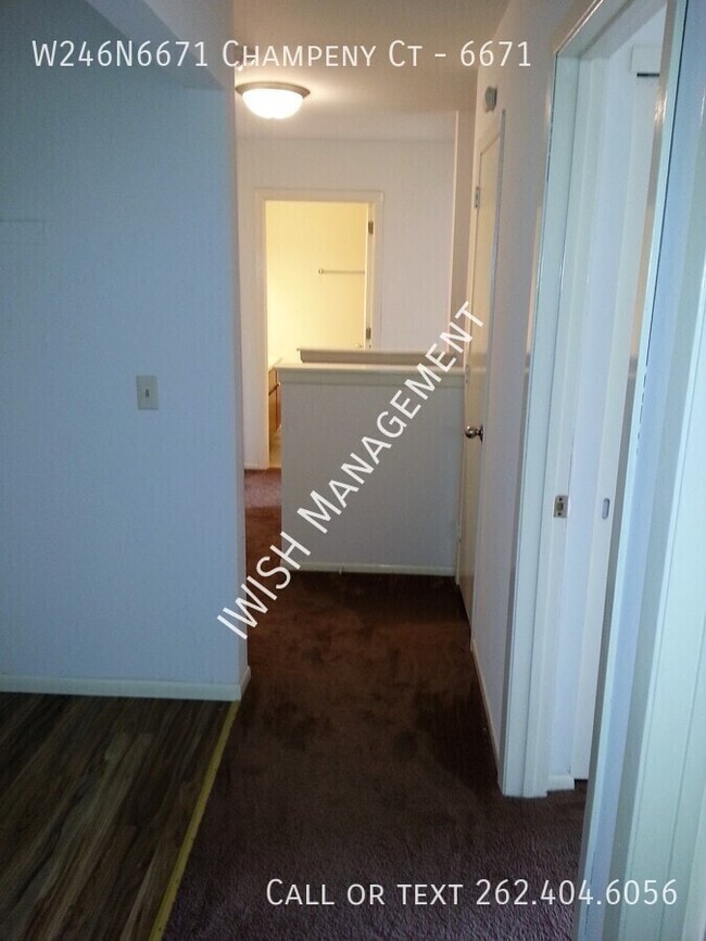 Building Photo - W246N6671 Champeny Ct