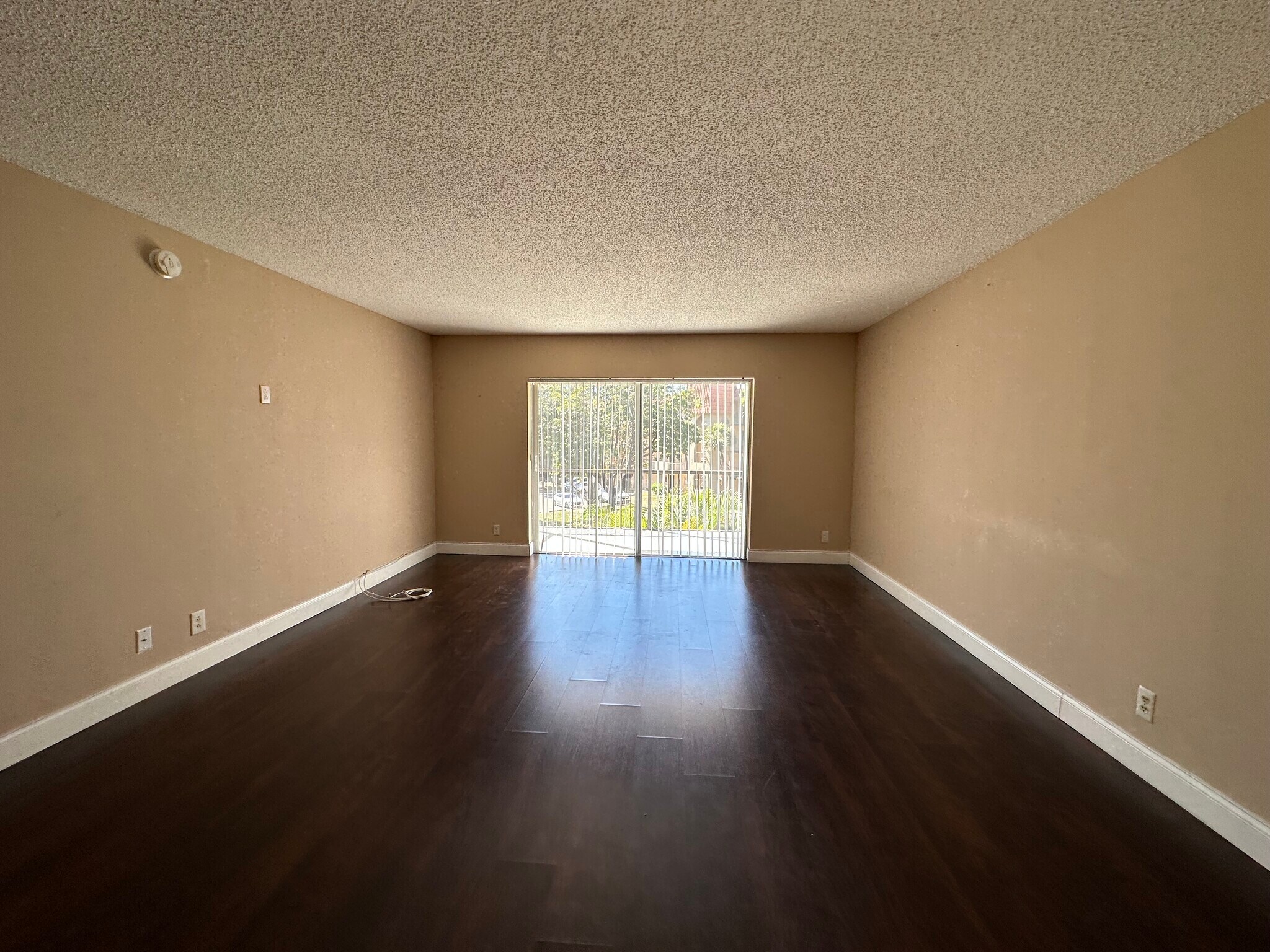 Building Photo - 4158 Inverrary Dr