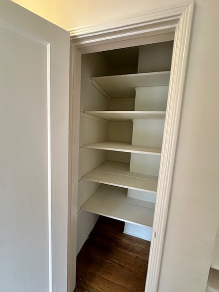 Building Photo - 124 Sweetzer Ave