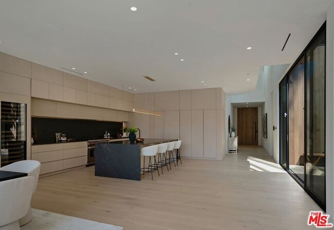Building Photo - 4939 Petit Ave