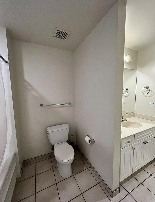 Building Photo - Don’t Miss This Opportunity