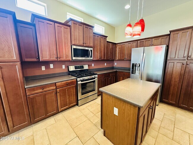 Building Photo - 2720 E Hazeltine Way