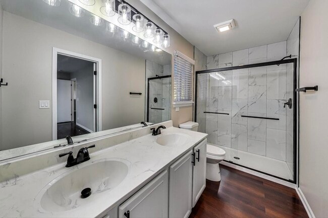 Building Photo - 926 S W Ave