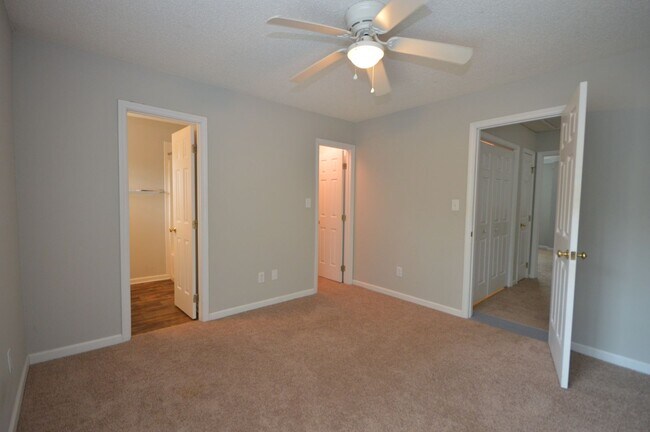 Building Photo - 4324 Pine Springs Ct