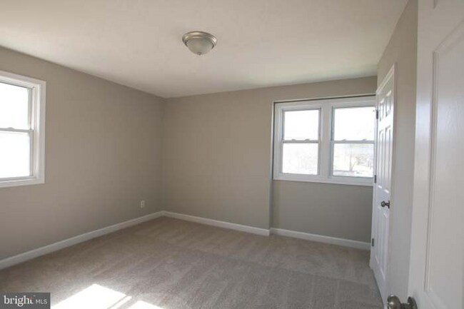 Building Photo - 2737 Iverson St