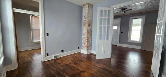 Building Photo - 9750 S Packerton Rd