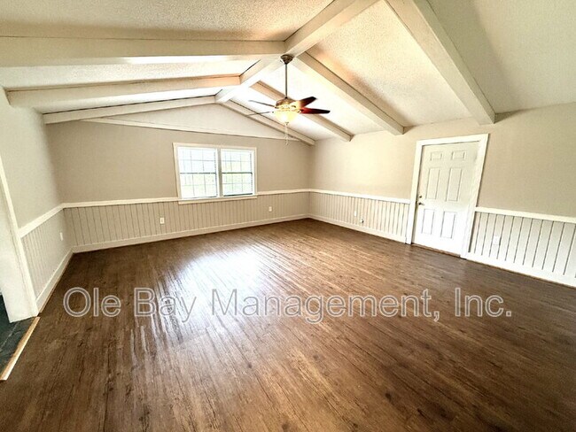 Building Photo - 9345 Spice Pond Rd Ext