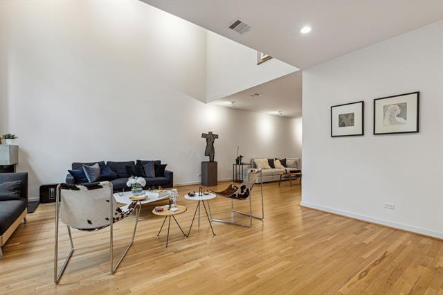 Building Photo - 3320 Miro Pl