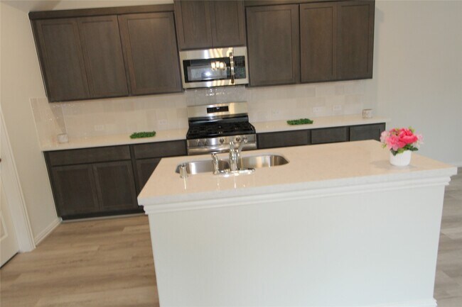 Building Photo - 27802 Western Crk Ct