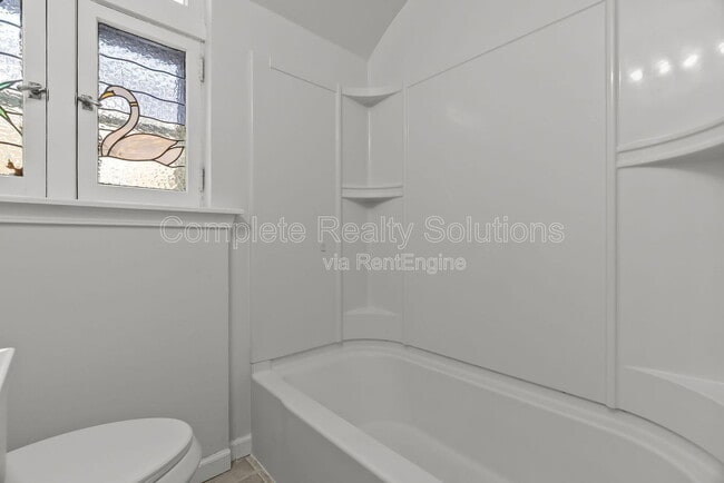 Building Photo - 8026 Wynwood Dr