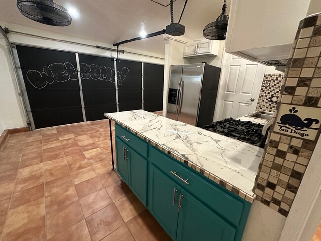 Primary Photo - 3822 Polaris Dr