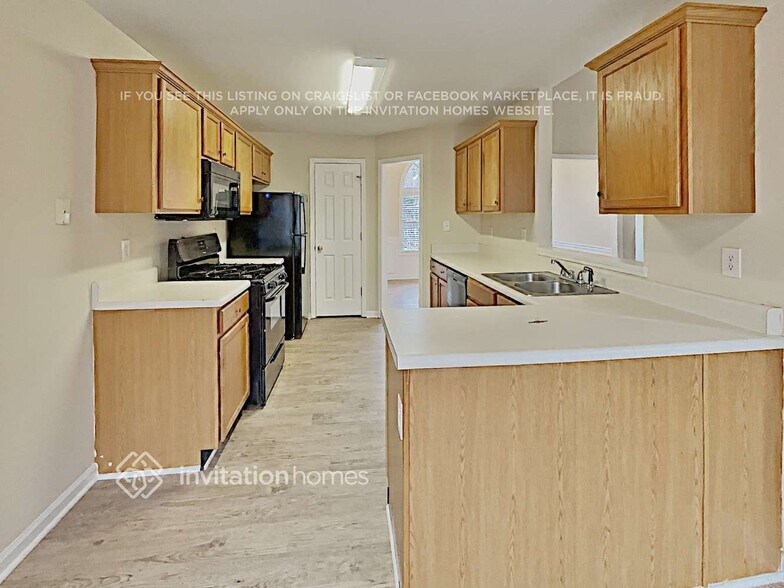 Building Photo - 523 Brooks Rd