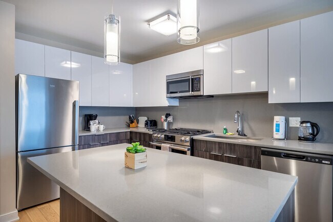 Building Photo - 355 Atlantic St