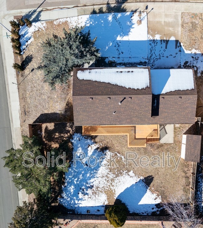 Building Photo - 2615 Tomah Pl