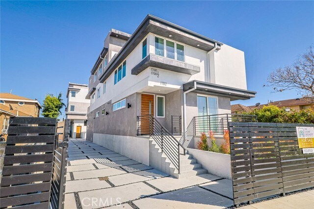 Primary Photo - 1704 Redondo Blvd