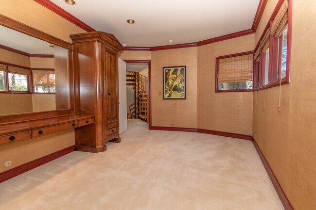 Building Photo - Extraordinary 5-Bed / 5-Bath Oceanfront Property in La Jolla!