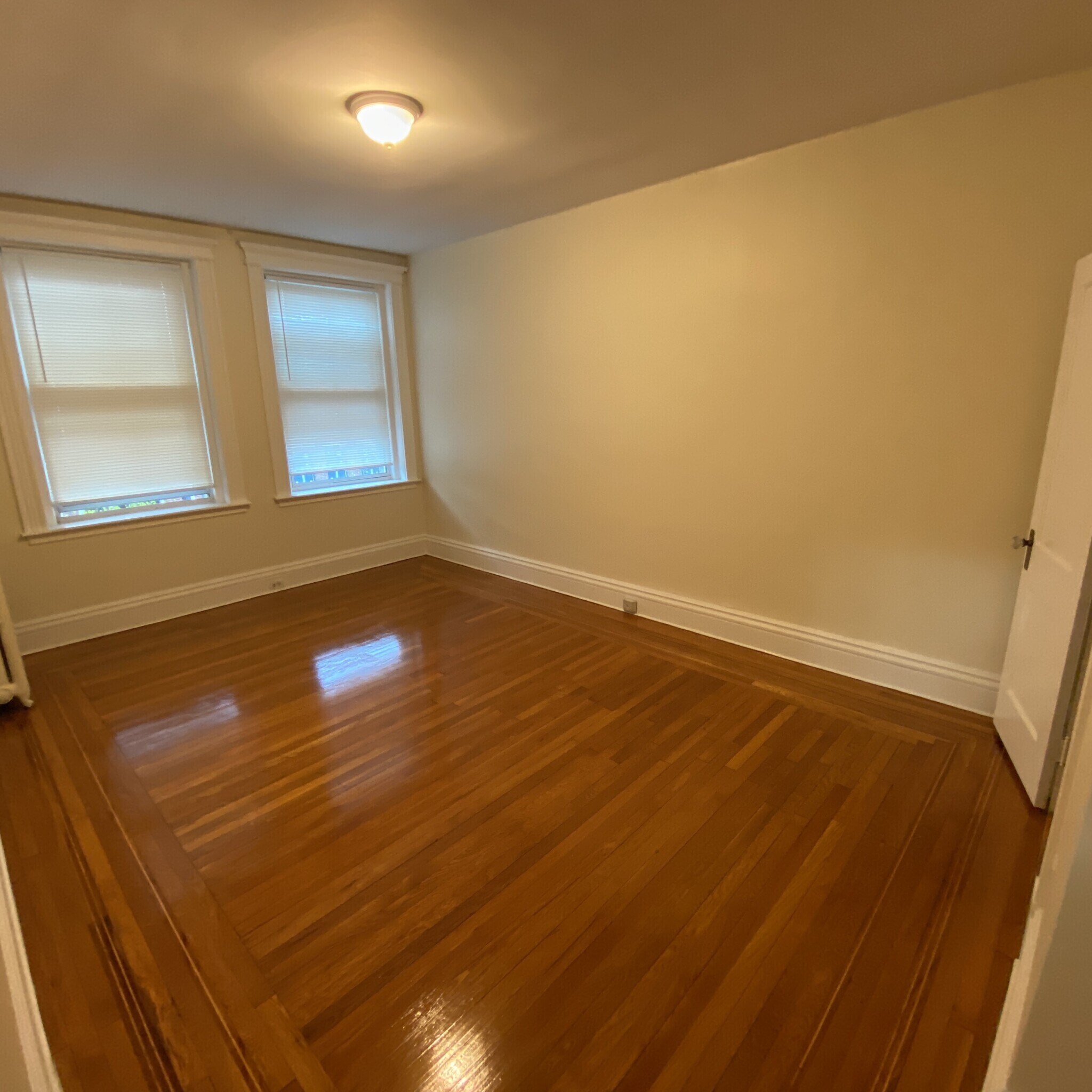 Building Photo - 22 Euston St