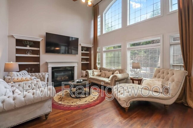 Building Photo - 203 Braebrook Way