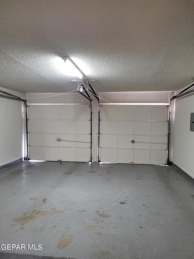 Building Photo - 11340 Lake Nasser Dr