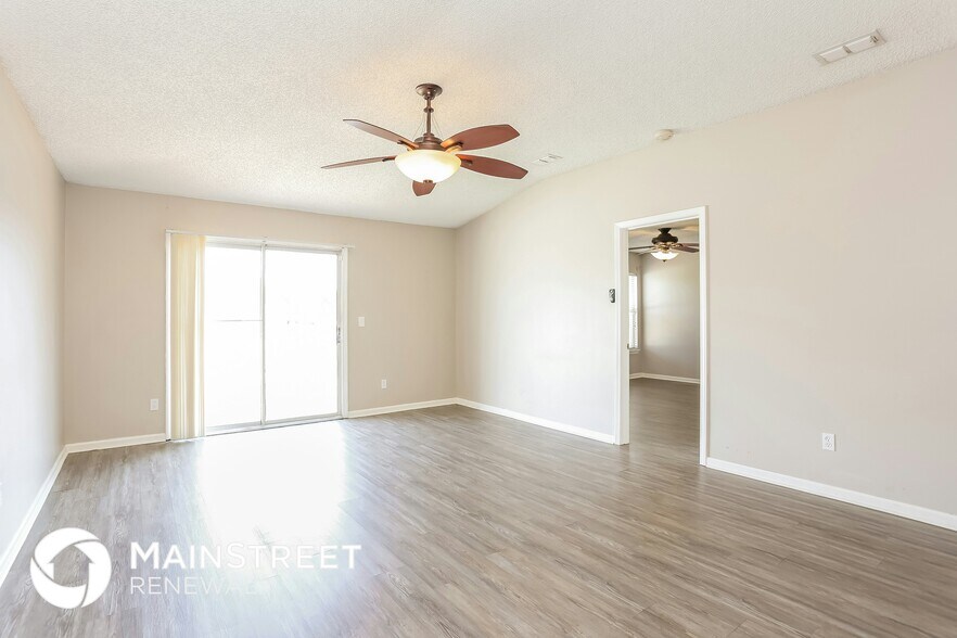 Building Photo - 7405 International Village Dr