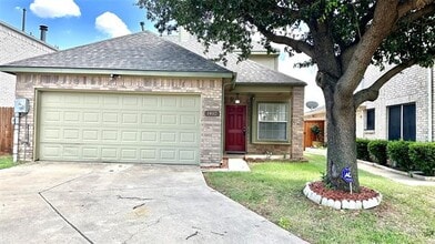 Building Photo - 1402 Peregrine St