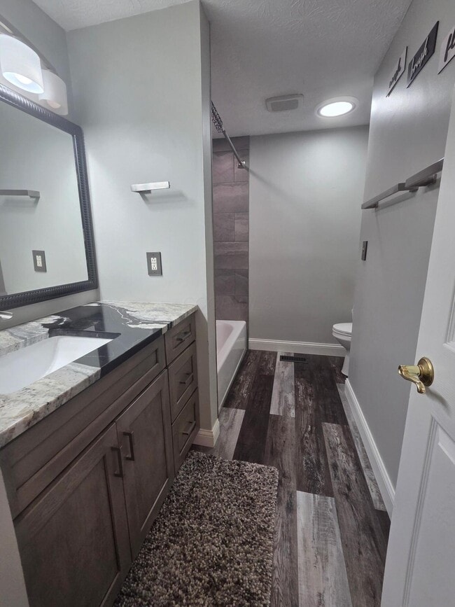 Building Photo - 5225 Wolf Run Dr