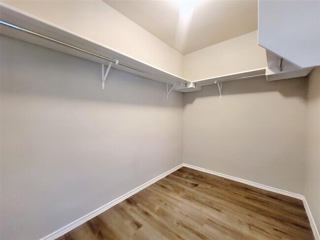 Building Photo - 110 Hays Forest Cove