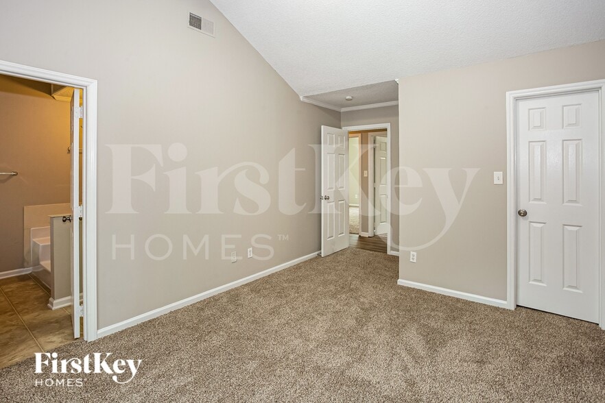 Building Photo - 8409 Sills Ct