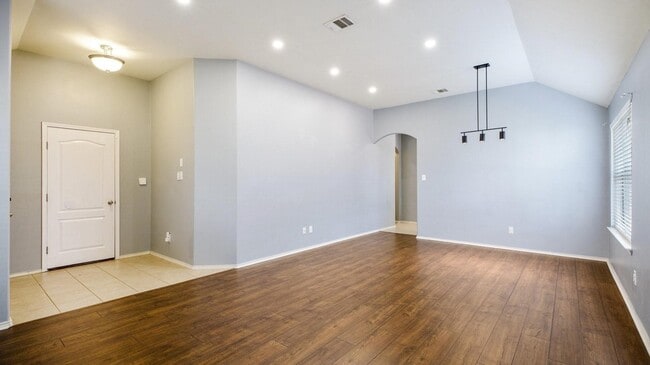 Building Photo - 5209 Bear Valley Dr