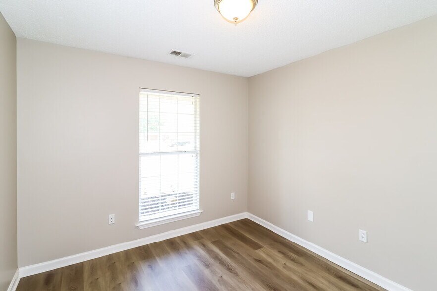 Building Photo - 8416 Berkley Dr